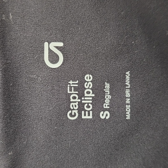 Gap fit eclipse Capri workout pants size small - Picture 4 of 4